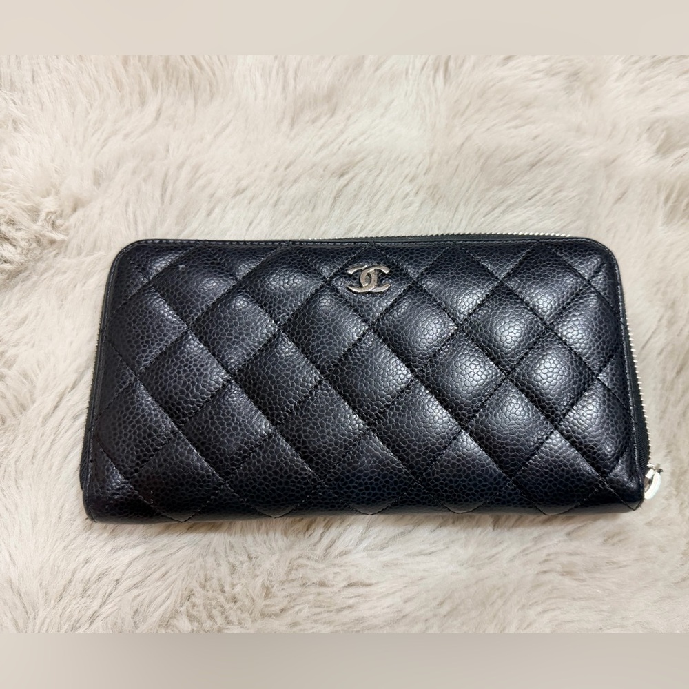 CHANEL Black Quilted Leather Wallet